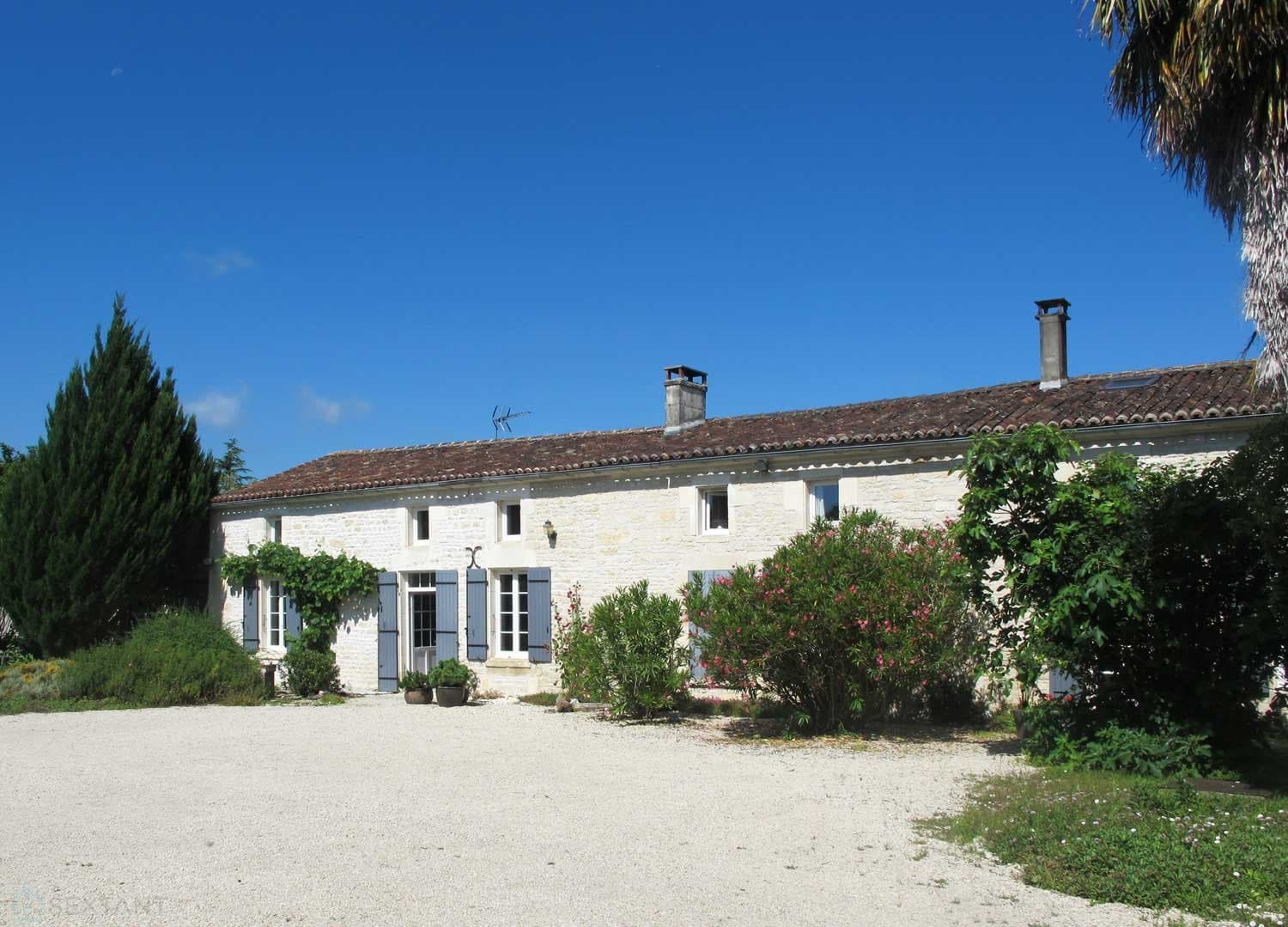 CHARENTAISE 10 PIECES 336 M²