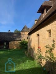 SUPERBE BATISSE PERIGOURDINE AVEC SA TOUR ET SON TENNIS 