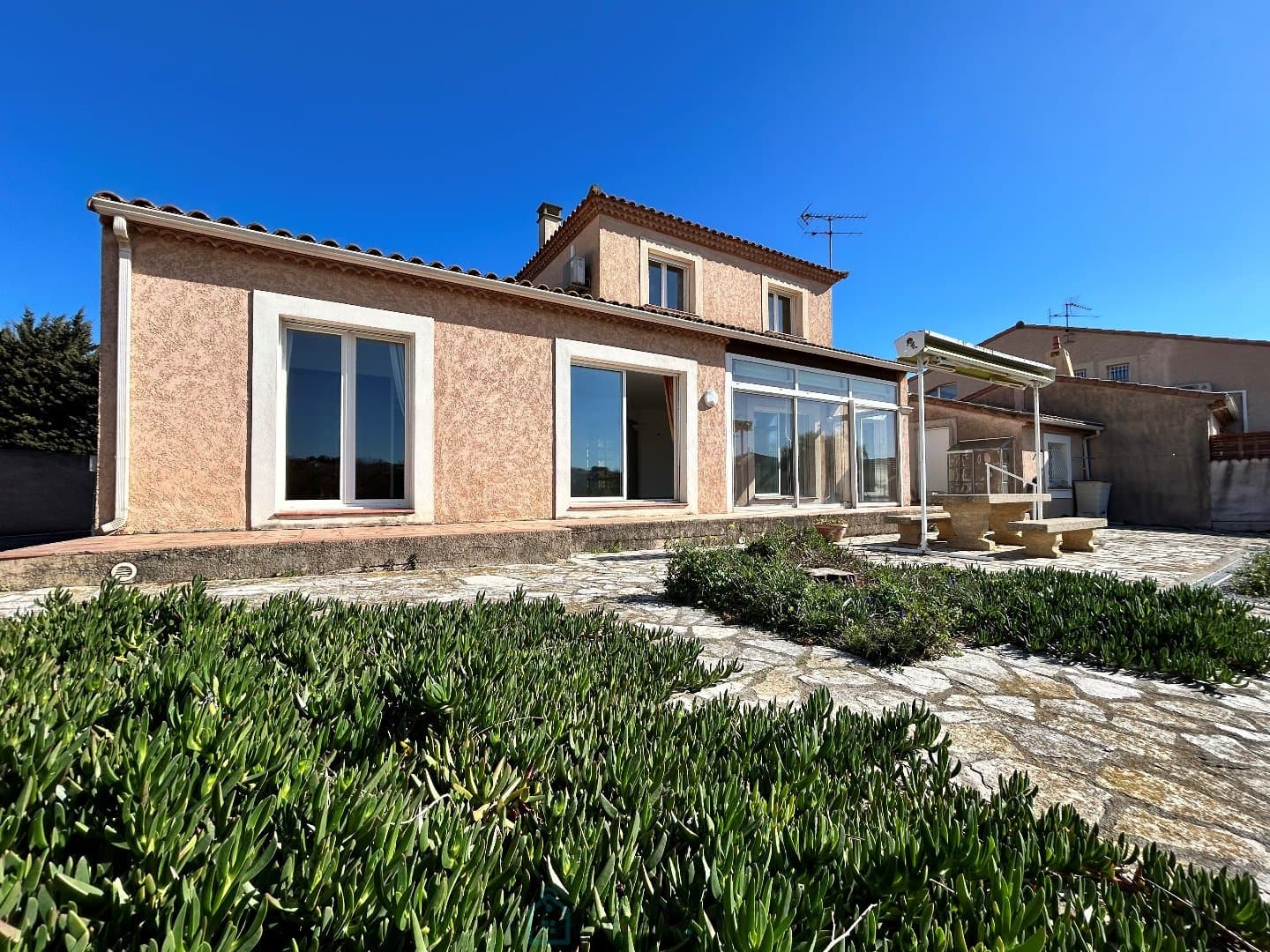 Spacieuse villa sise sur un terrain de 493m² - Bouzigues