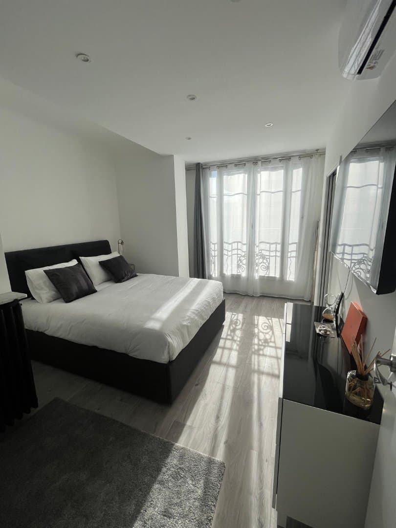 Lumineux 2 pièces 40m2 idéalement situé à 200m de la Croisette