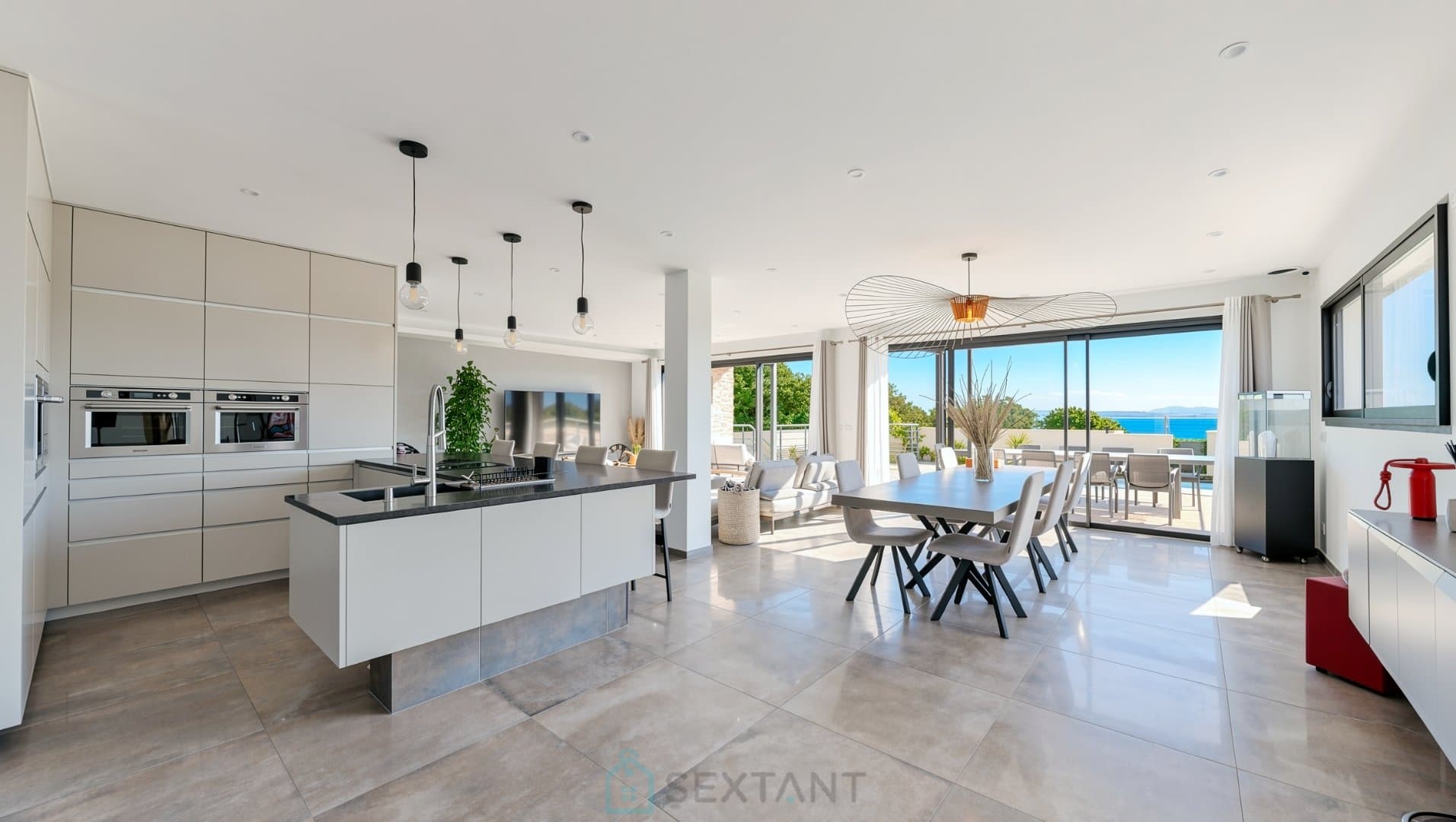 PROVENCE ISTRES - Somptueuse VILLA d’Architecte  – 300m²  – Vue Panoramique – Deux Piscines – 200m de la plage