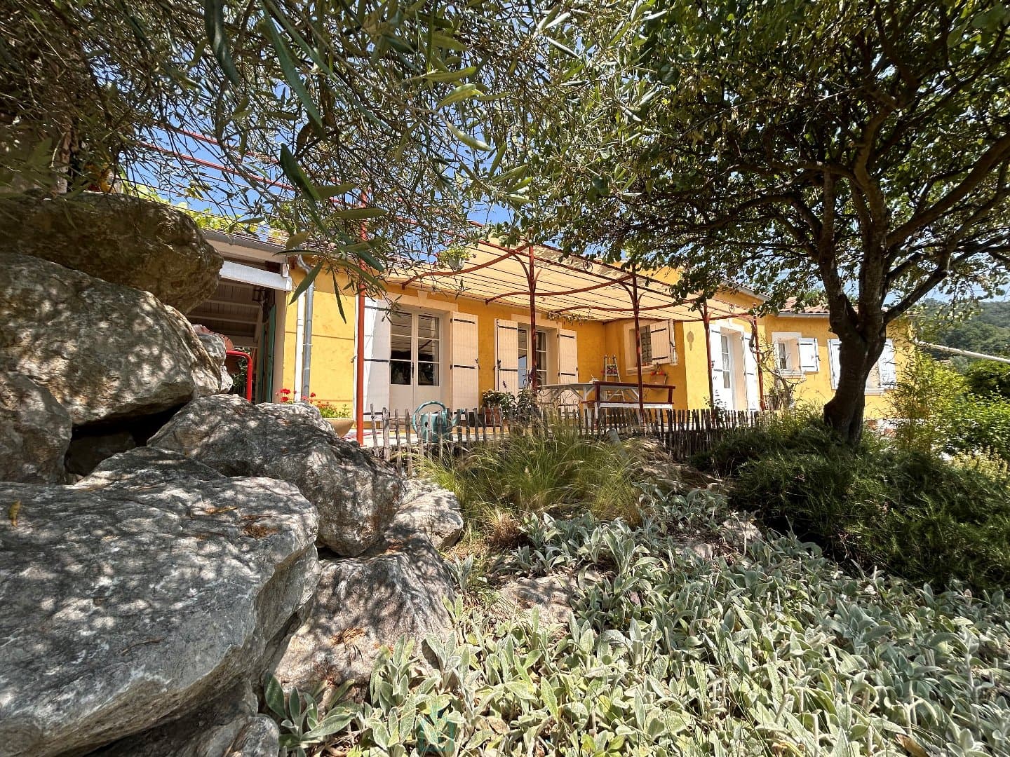 Maison de charme sur plus de 8200 m² de terrain