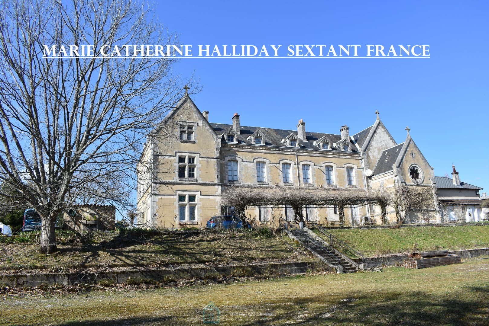 EXCEPTIONNEL ET RARE CHATEAU COUVENT SUR UN TERRAIN DE 3 HA