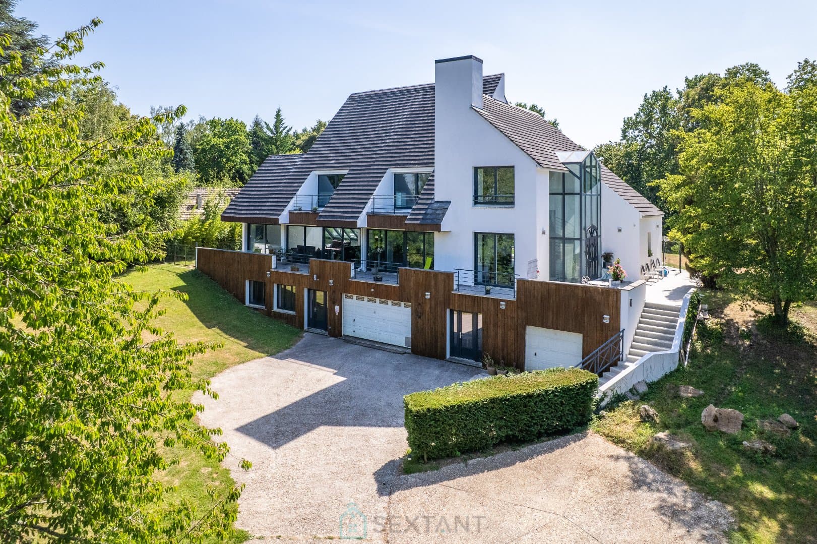 Villa d'architecte proposant une vue panoramique sur la vallée de la Seine !