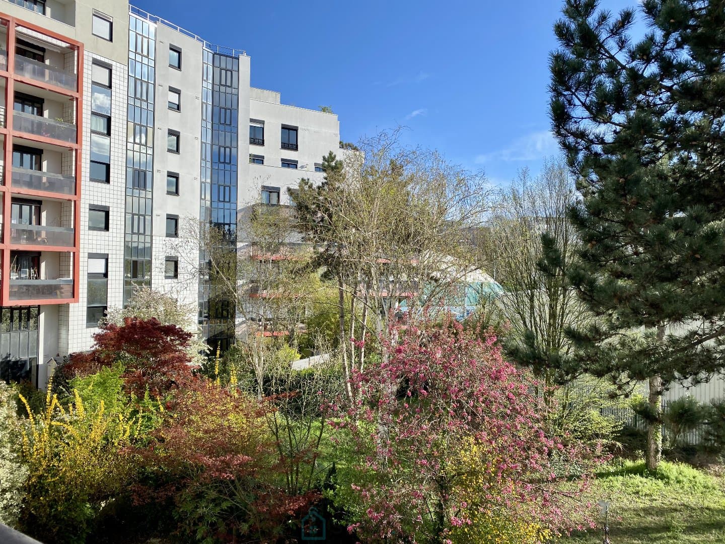 A Issy-les-Moulineaux, appartement-terrasse 159 m2 6 pièces 4 chambres