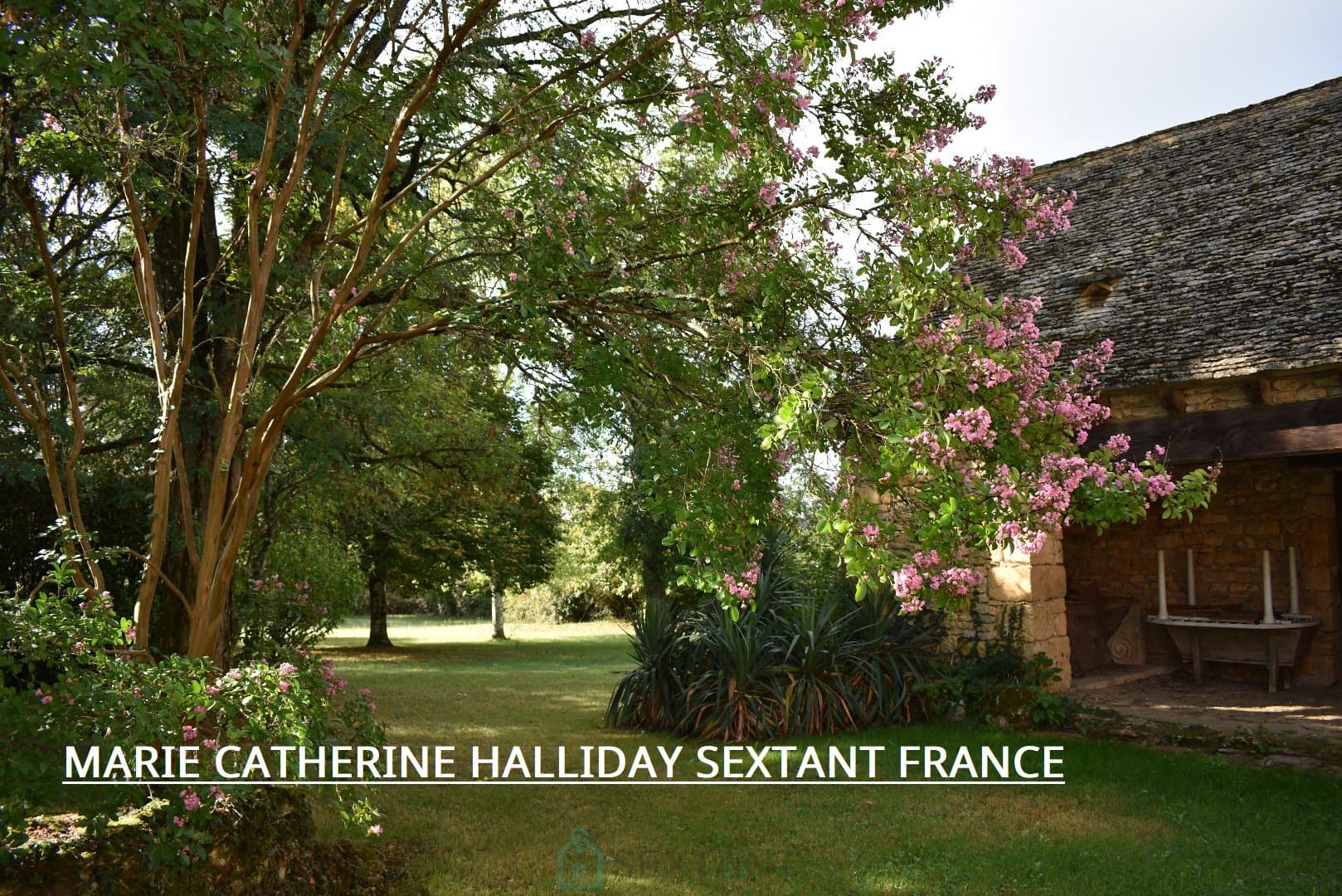 SUPERBE BATISSE PERIGOURDINE AVEC SA TOUR ET SON TENNIS 