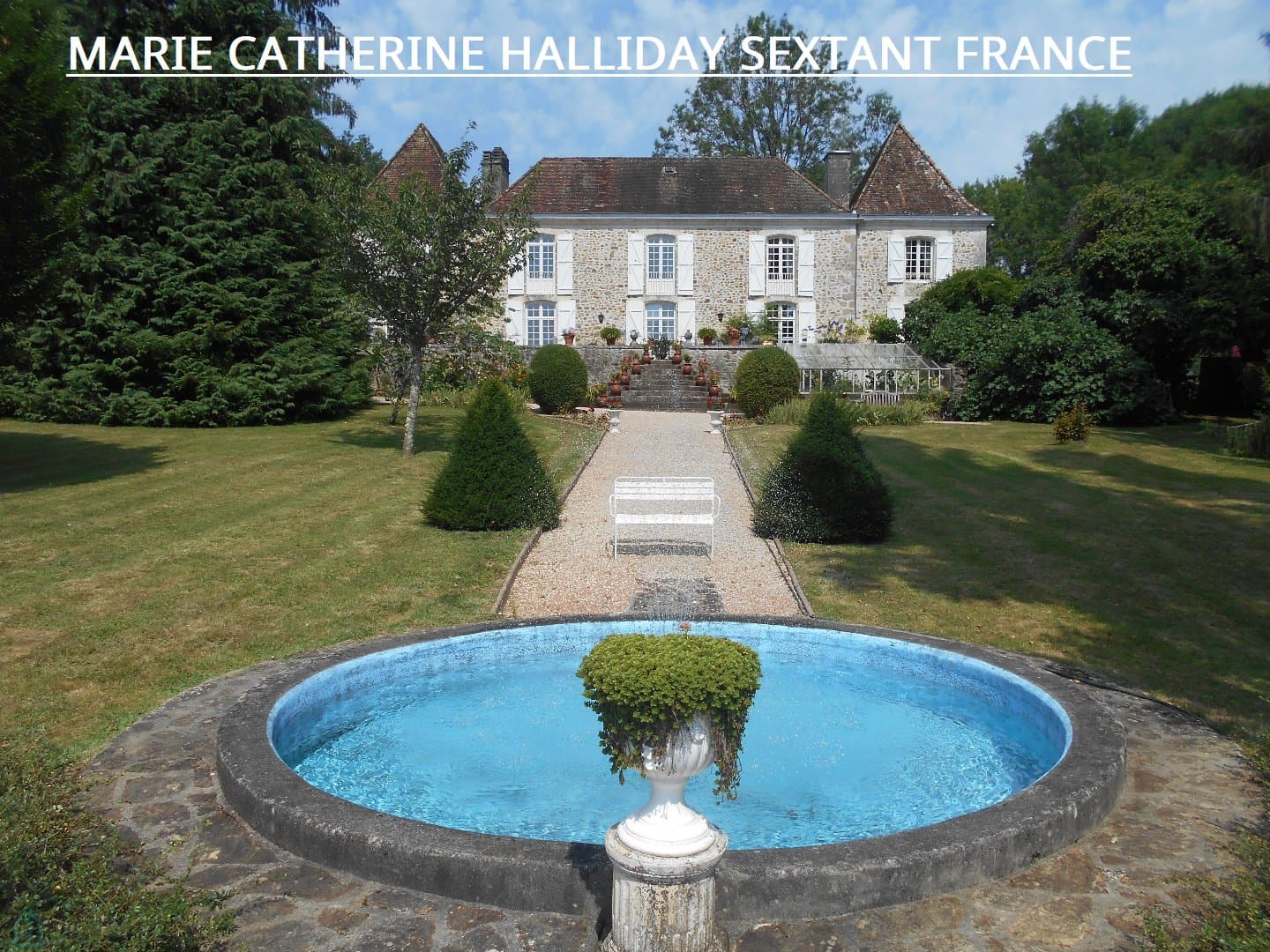 NICHE EN HAUTEUR MAGNIFIQUE CHATEAU SUR 7700 M2 AVEC SA SOURCE