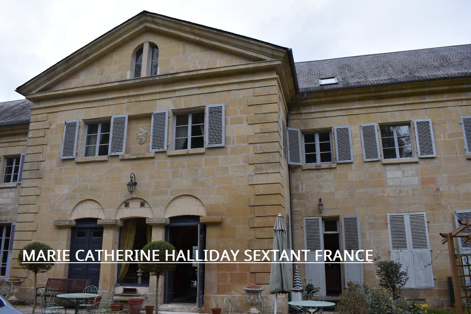 RARE CHATEAU PROCHE PERIGUEUX