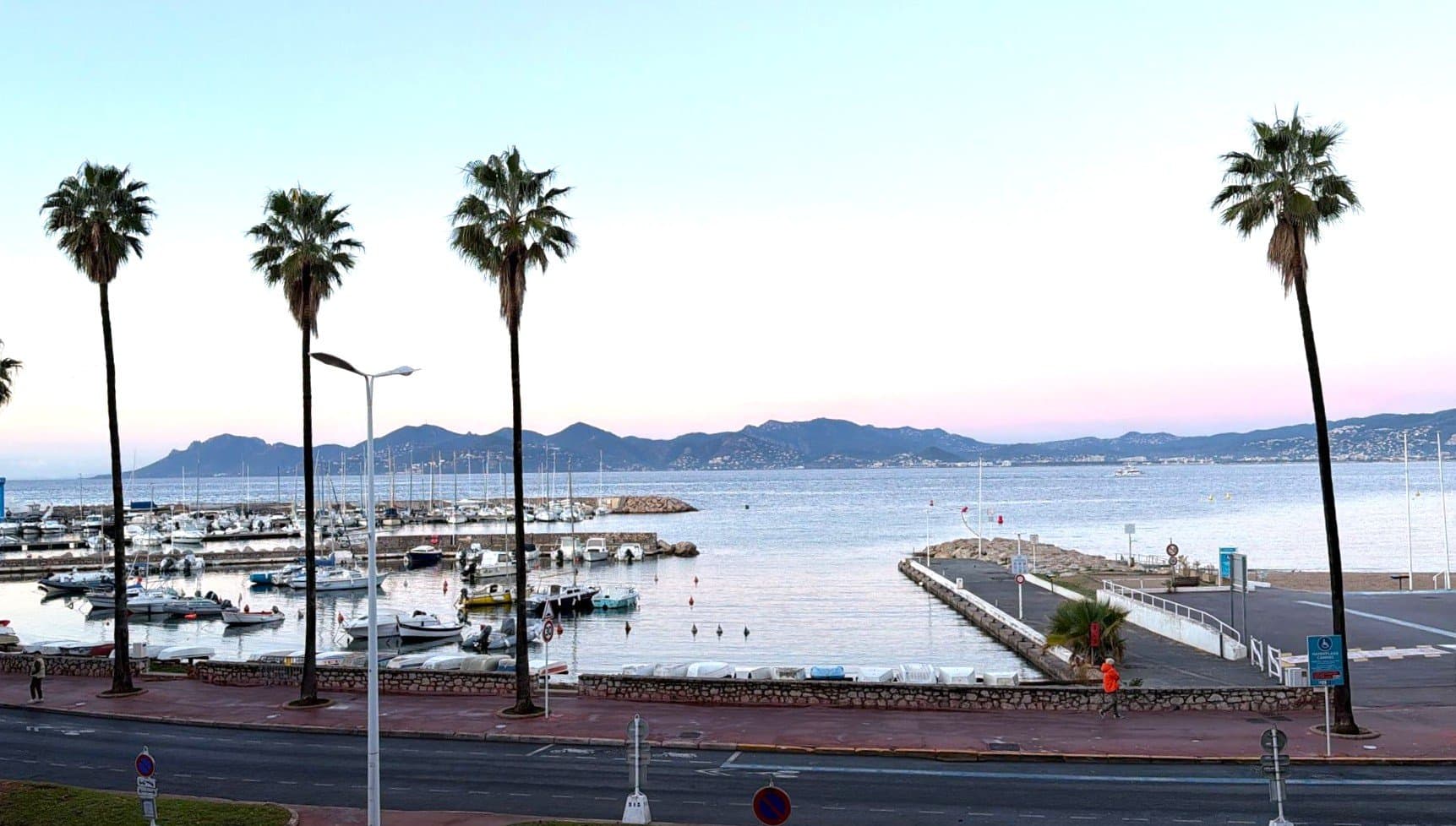 Cannes Croisette Palm Beach - appartement 43m2 avec terrasse sur mer