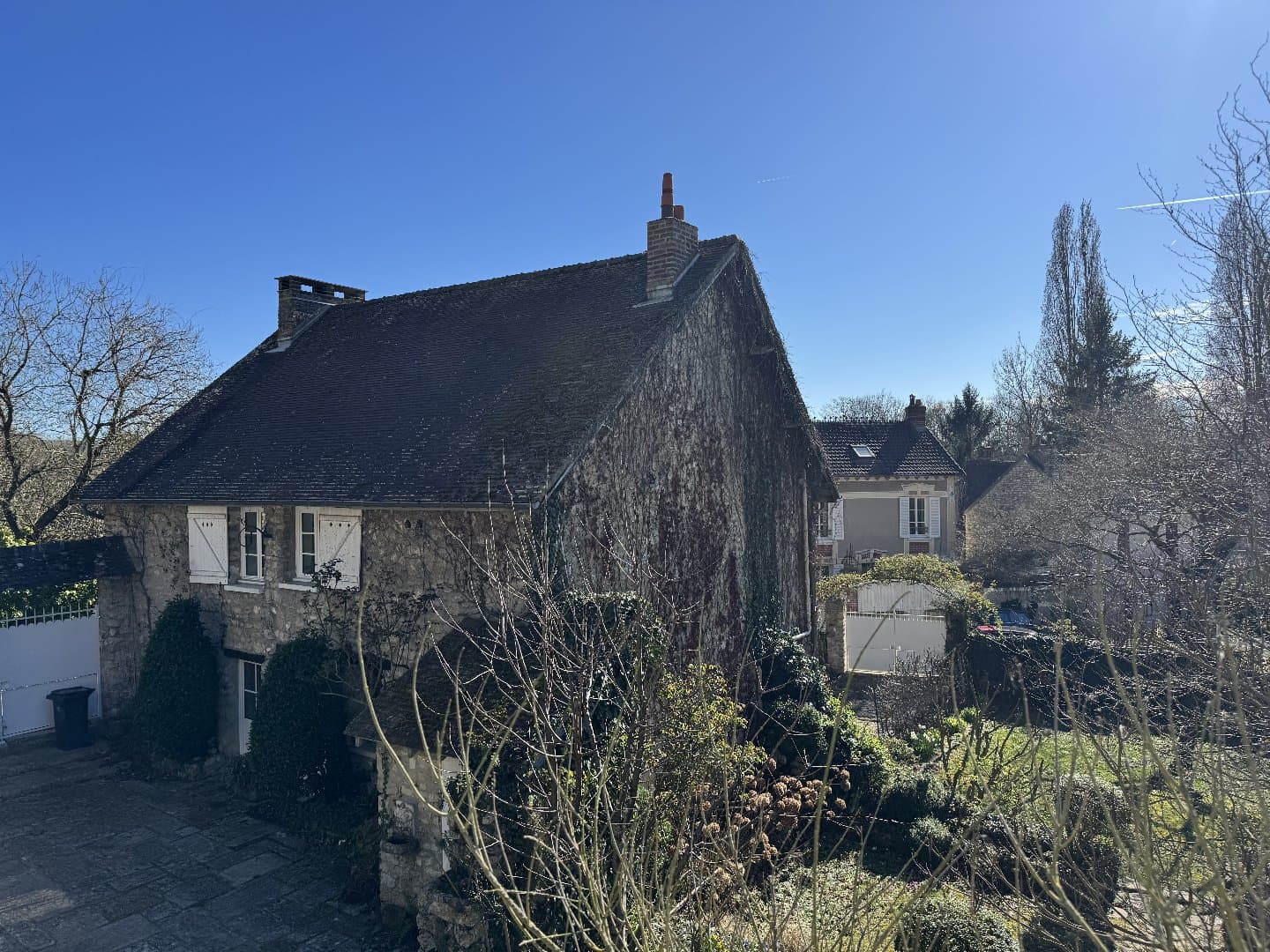 MAISON DE CHARME AVEC DEPENDANCE ET RIVIER