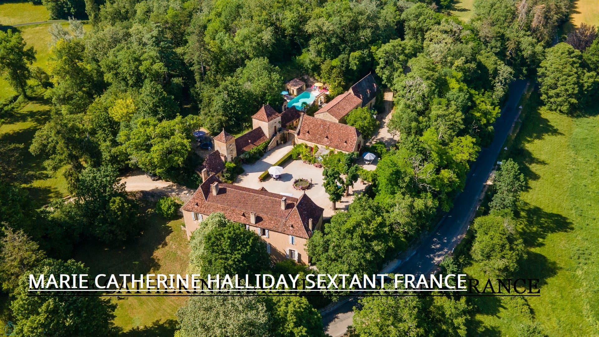 SPECTACULAIRE CHARTREUSE ET SES TROIS MAISONS DE TOUTE BEAUTE !