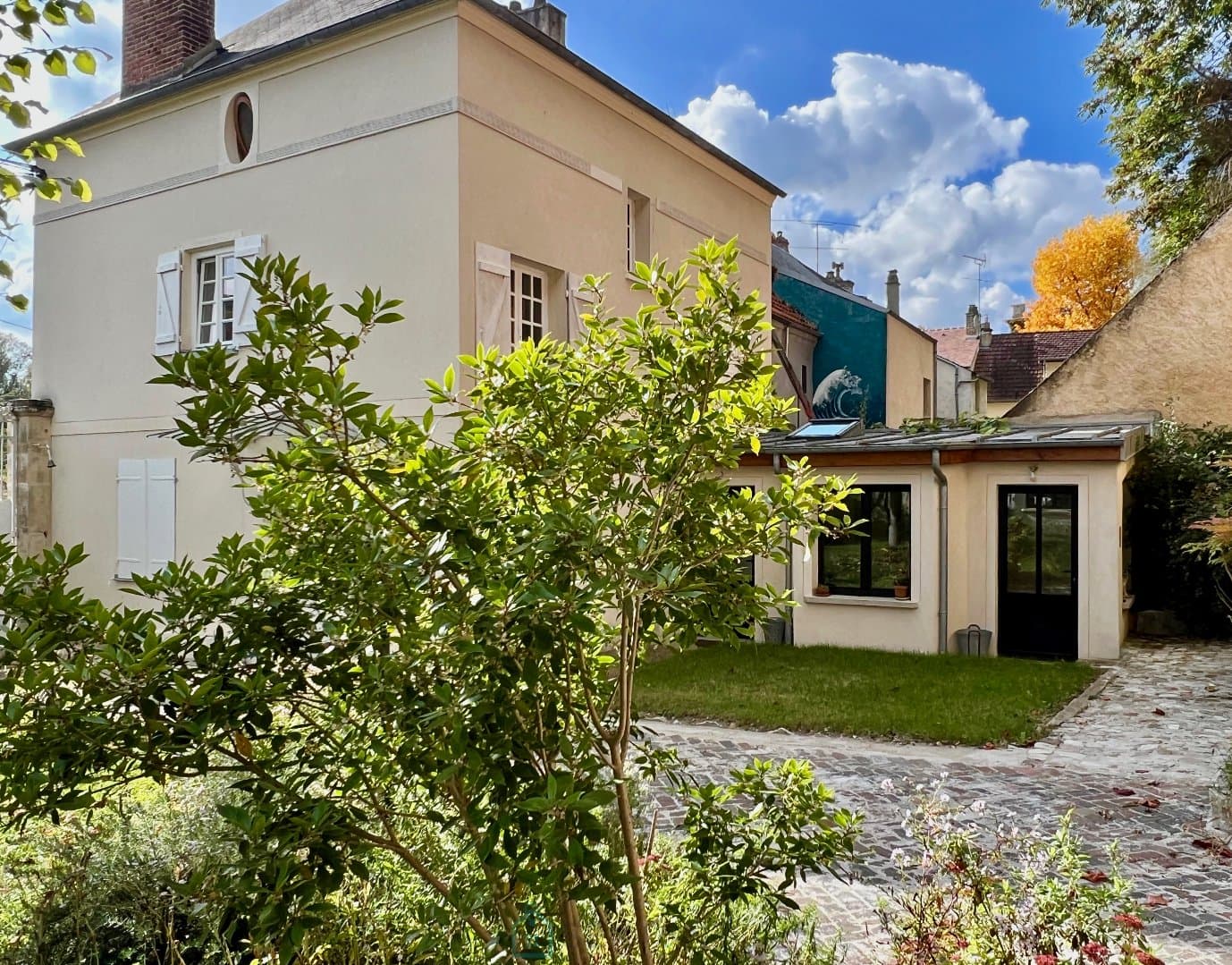 Maison de charme avec dépendances 