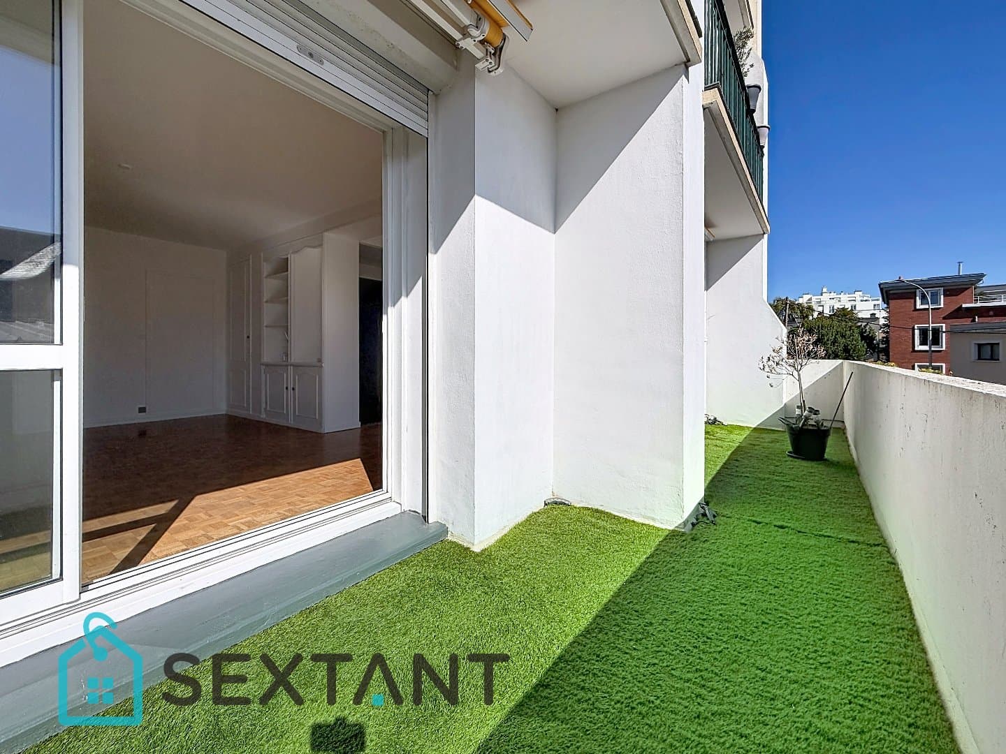 Appartement de 115 m2 avec terrasse plein sud entre centre ville et la plage 