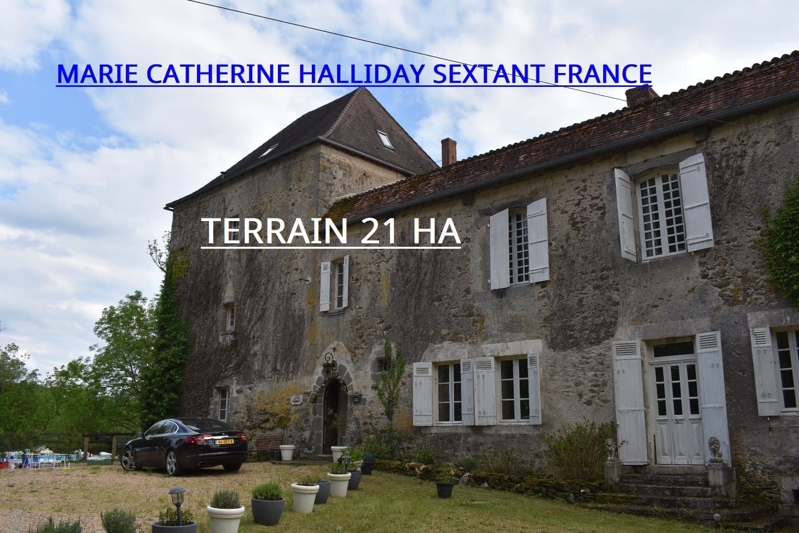 MAGNIFIQUE CHATEAU DU MOYEN AGE REMANIE A LA RENAISSANCE SUR 21 HA